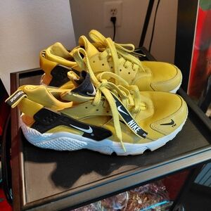 Nike Women Bright Yellow Sneakers